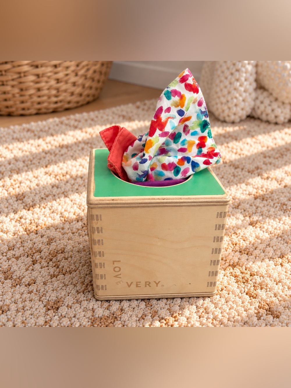 Lovevery Magic Tissue Box + Tissues – sensory Play Kit 6+ Months